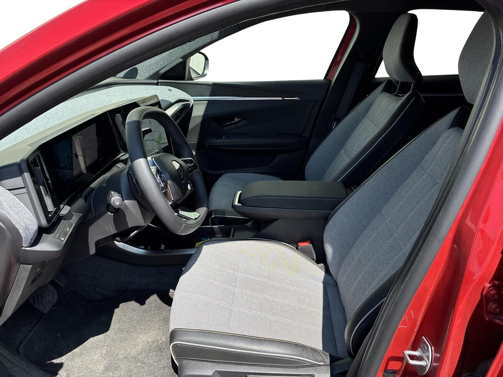 Rød Renault Scenic E-Tech fra 2025