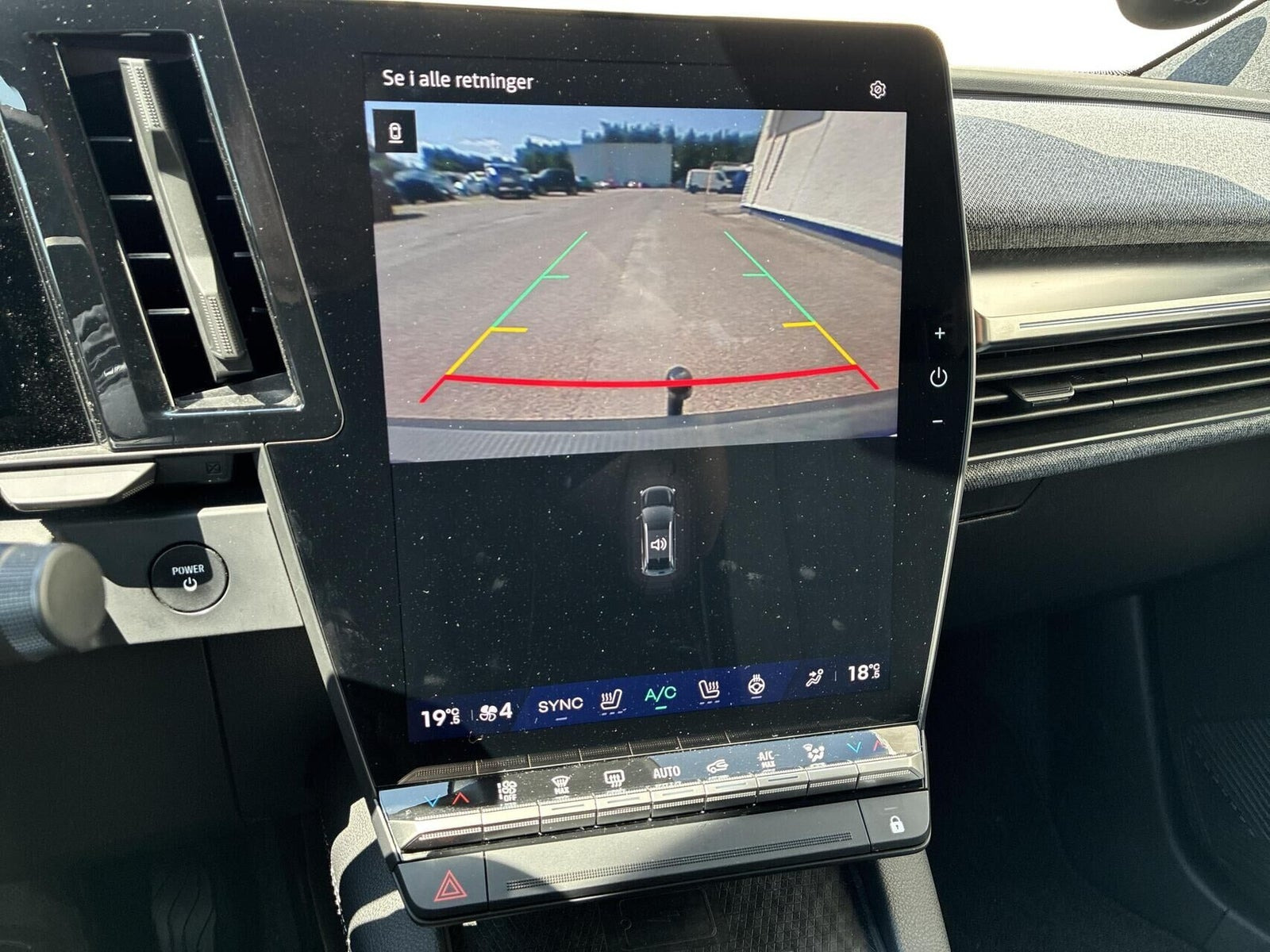 Rød Renault Scenic E-Tech fra 2025