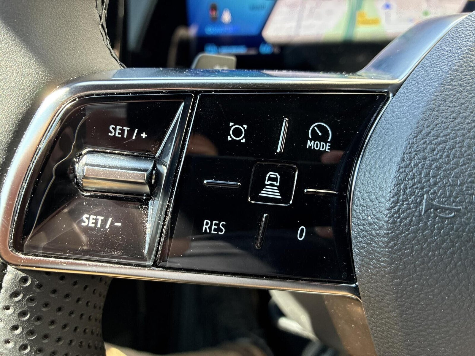 Rød Renault Scenic E-Tech fra 2025