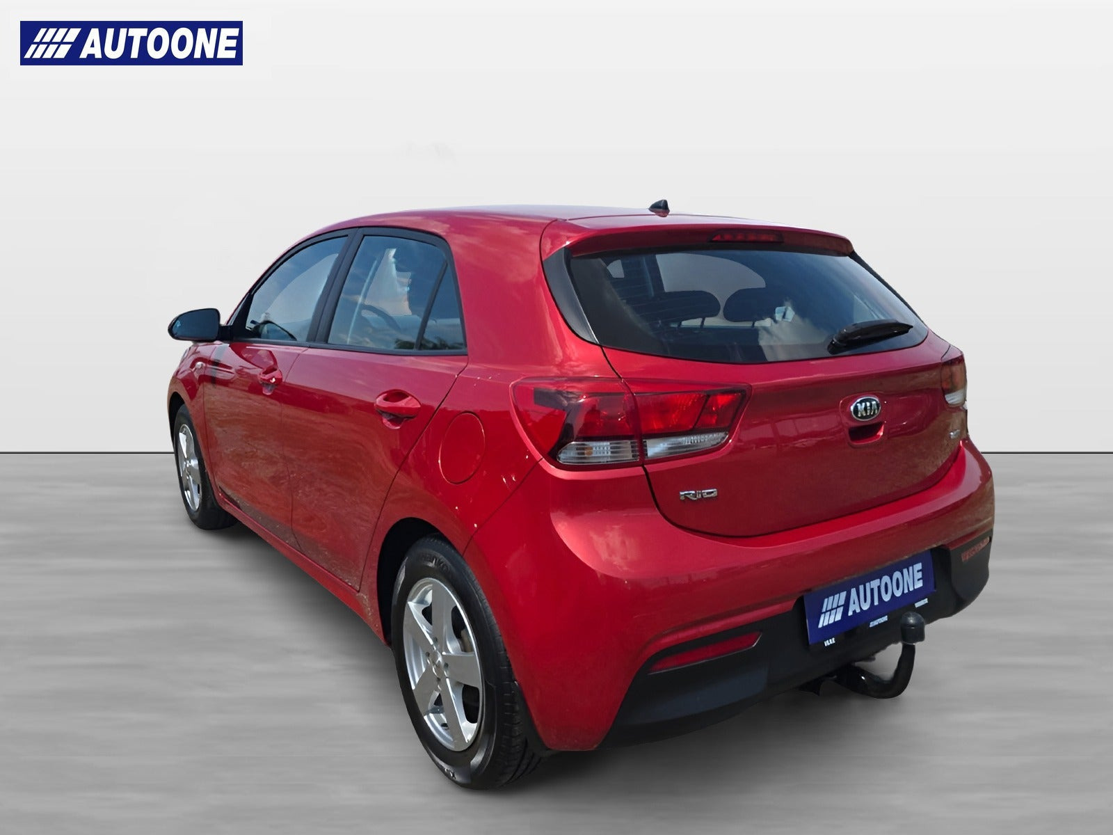 Rød Kia Rio fra 2017