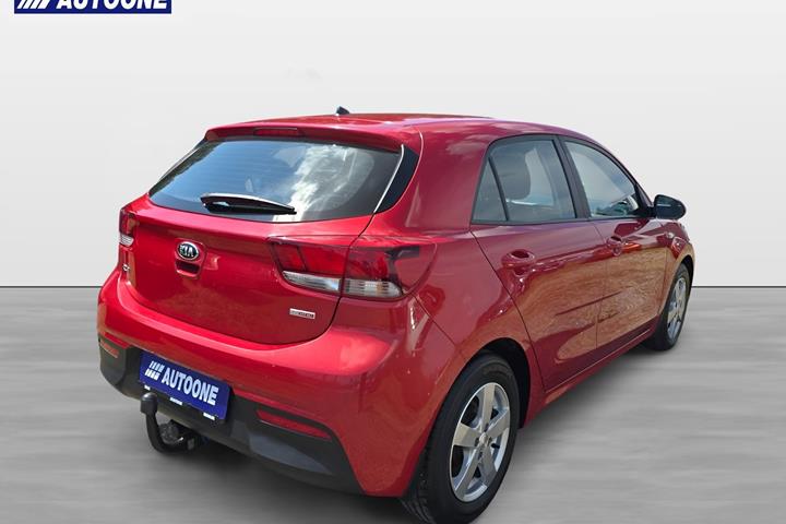 Rød Kia Rio fra 2017