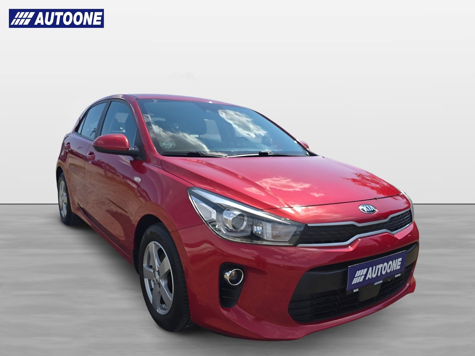 Rød Kia Rio fra 2017