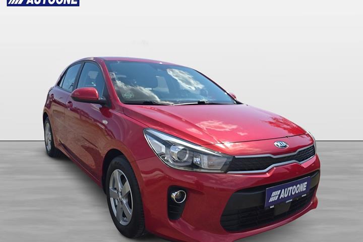 Rød Kia Rio fra 2017