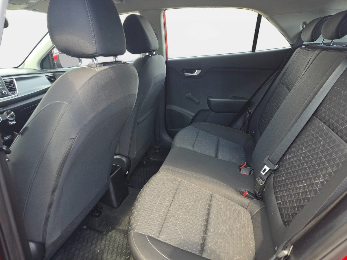 Rød Kia Rio fra 2017