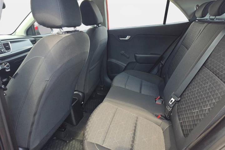 Rød Kia Rio fra 2017