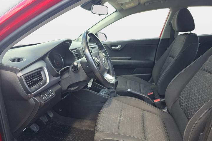 Rød Kia Rio fra 2017