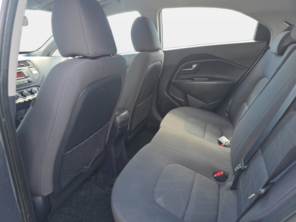 Sølv Kia Rio fra 2013