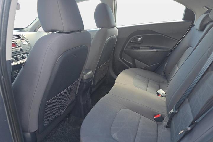 Sølv Kia Rio fra 2013