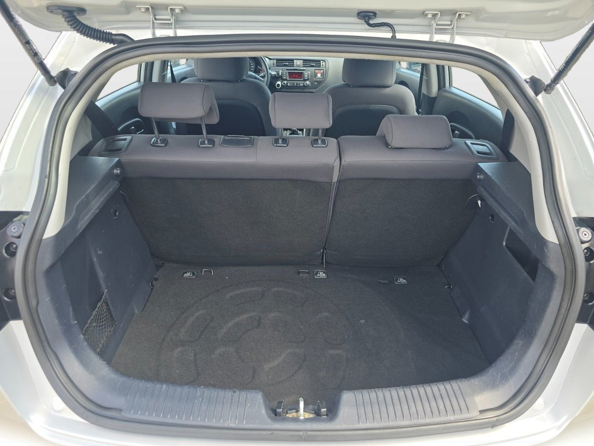 Sølv Kia Rio fra 2013