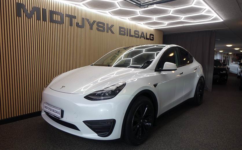 Tesla Model Y Long Range AWD