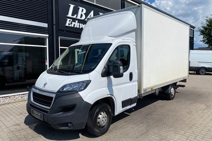 Hvid Peugeot Boxer 335 fra 2023