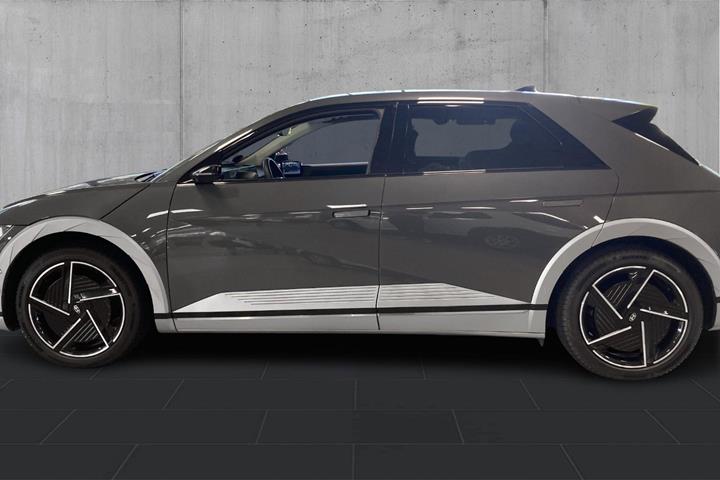 Grå Hyundai Ioniq 5 fra 2025