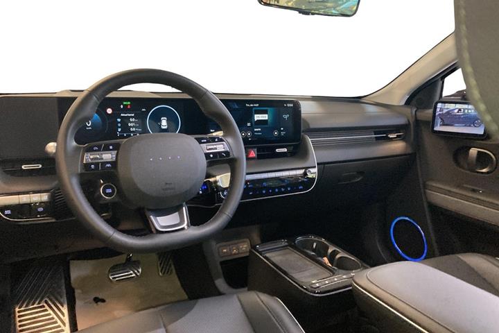 Grå Hyundai Ioniq 5 fra 2025