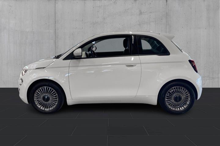 Hvid Fiat 500e fra 2023