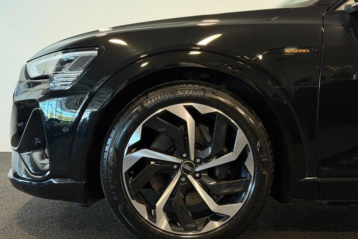 Sort Audi e-tron fra 2022
