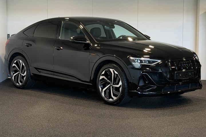 Sort Audi e-tron fra 2022