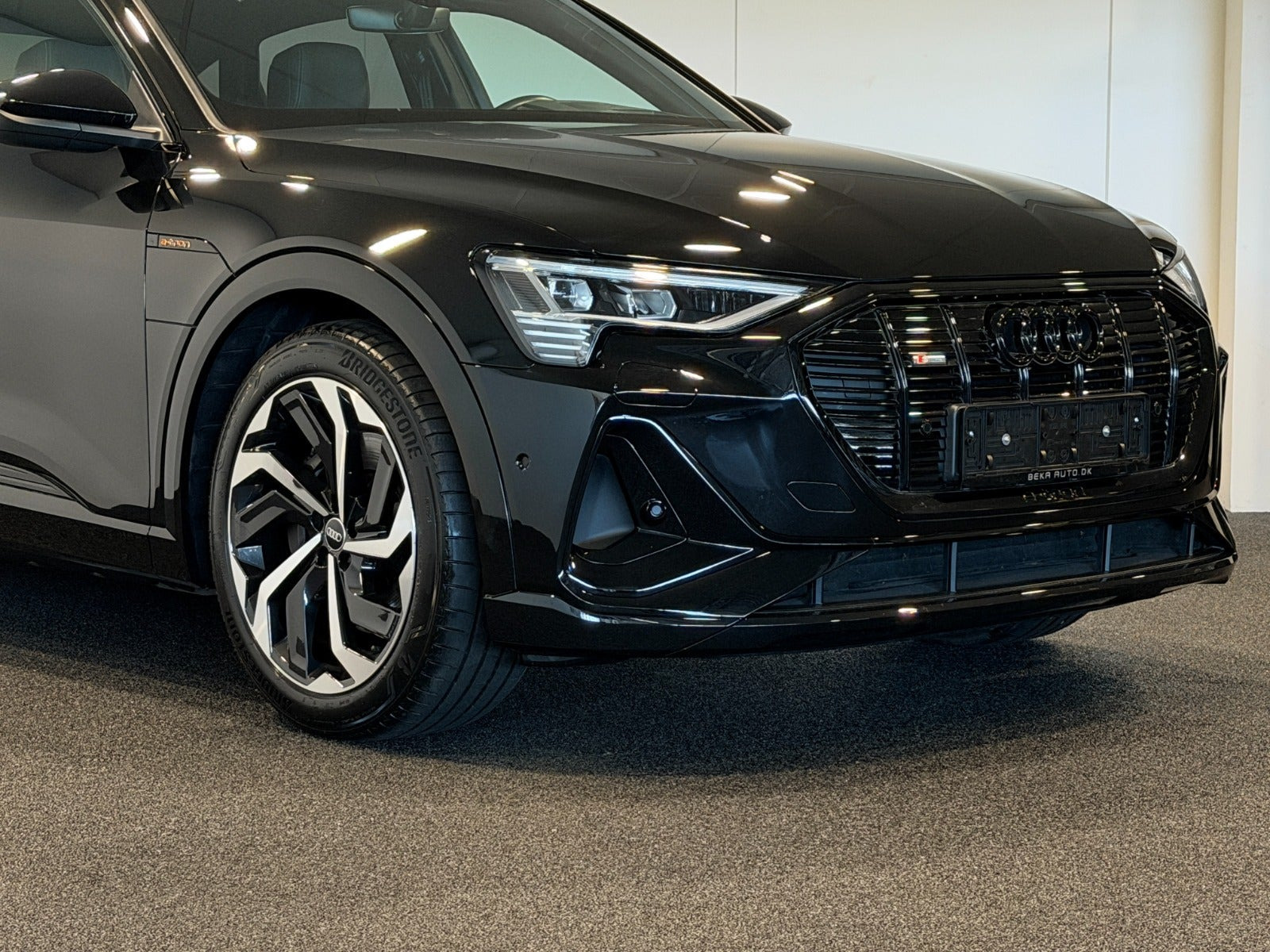 Sort Audi e-tron fra 2022