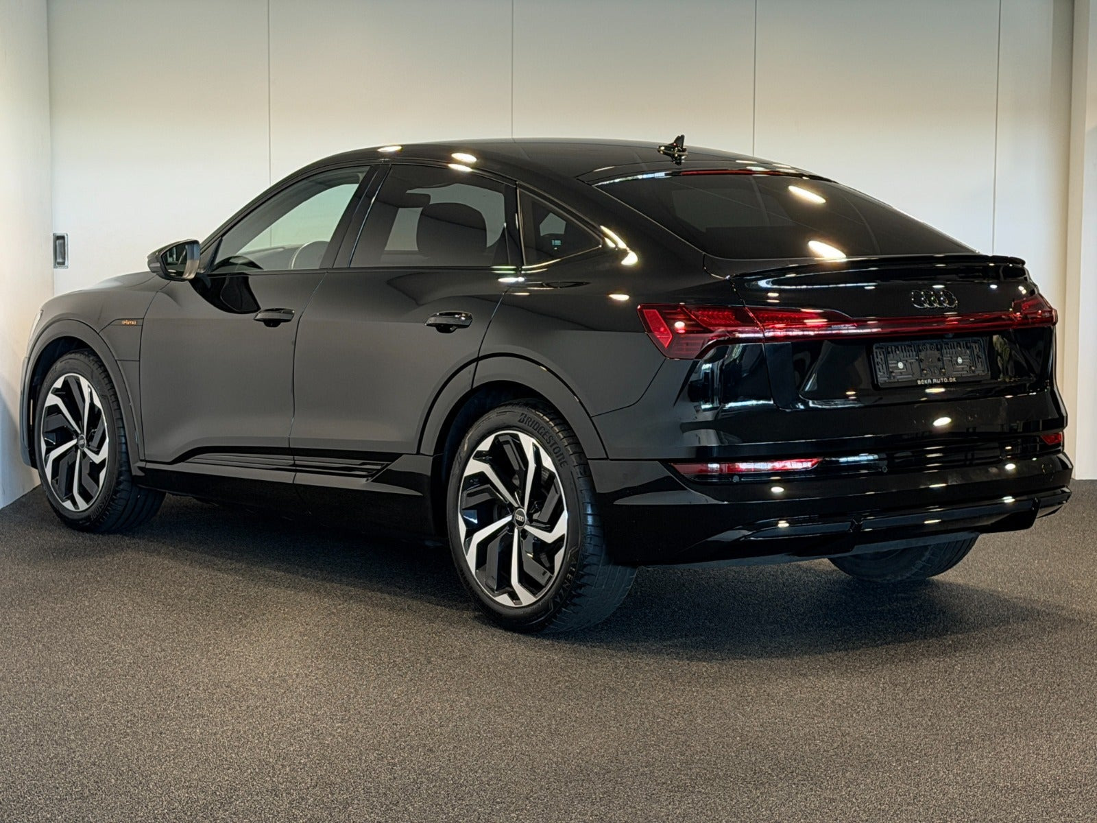 Sort Audi e-tron fra 2022
