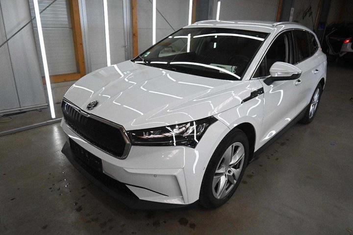 Hvid Skoda Enyaq fra 2022