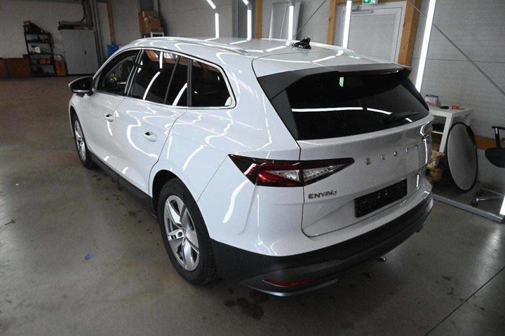 Hvid Skoda Enyaq fra 2022