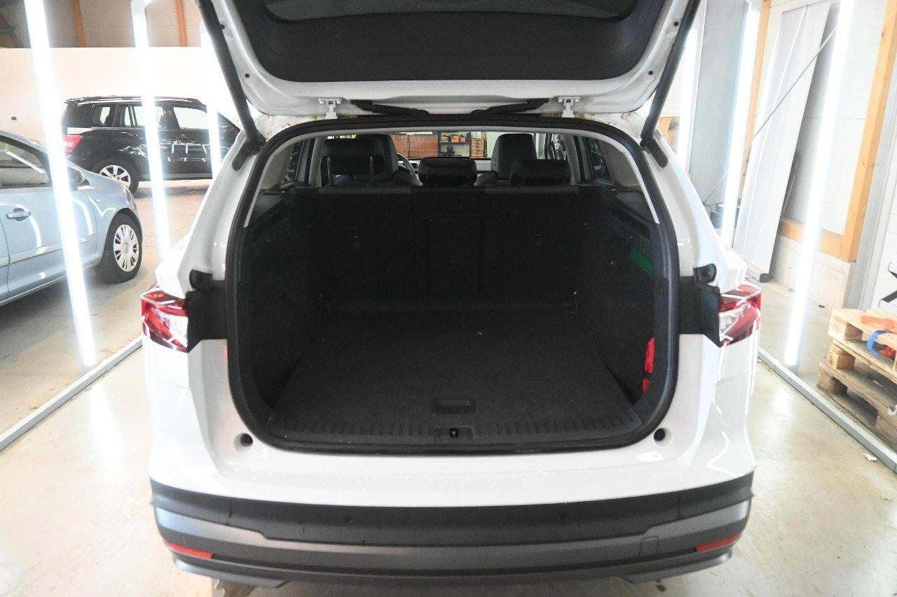 Hvid Skoda Enyaq fra 2022