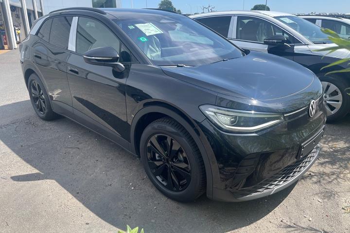 Sort VW ID.4 fra 2027 set udefra
