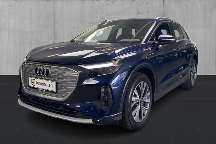 Blå Audi Q4 e-tron fra 2023 set udefra
