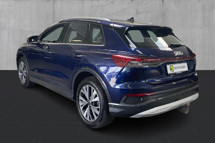 Blå Audi Q4 e-tron fra 2023