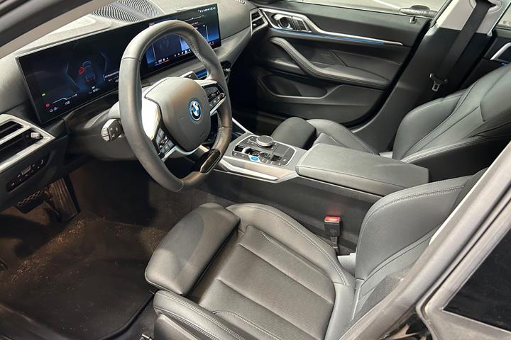 Sort BMW i4 fra 2024