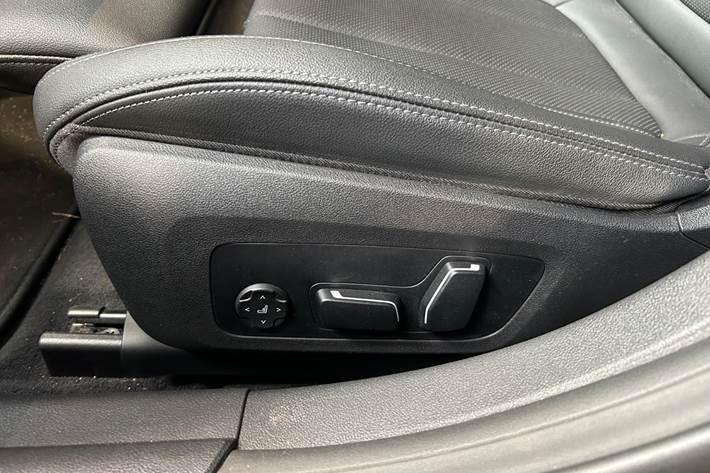 Sort BMW i4 fra 2024