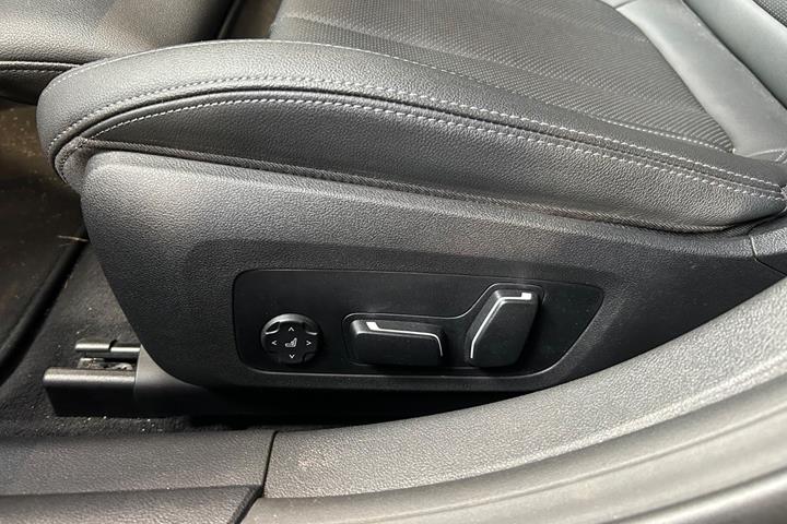 Sort BMW i4 fra 2024