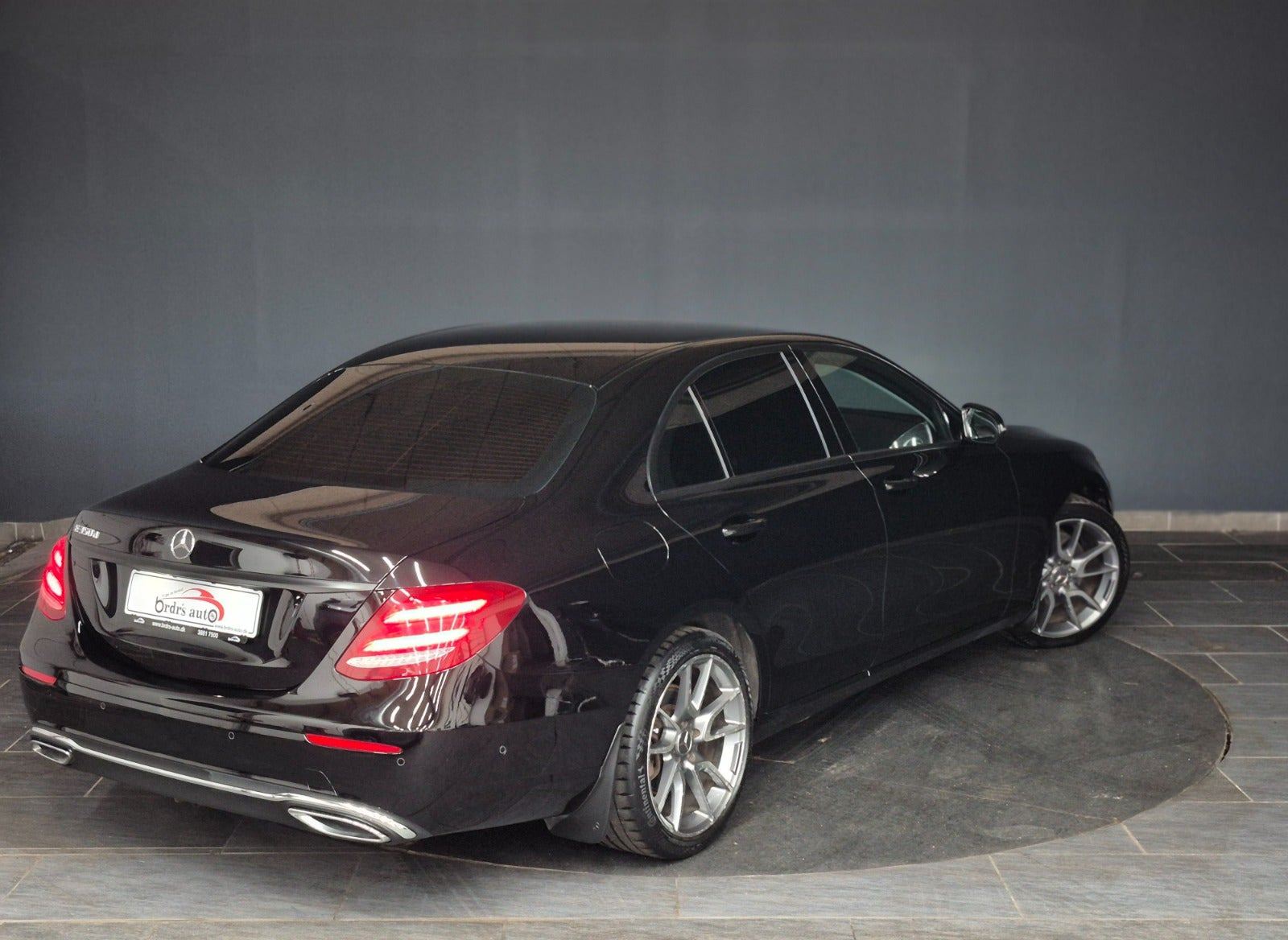 Sort Mercedes E350 d fra 2017