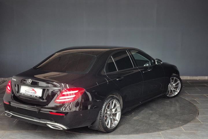 Sort Mercedes E350 d fra 2017