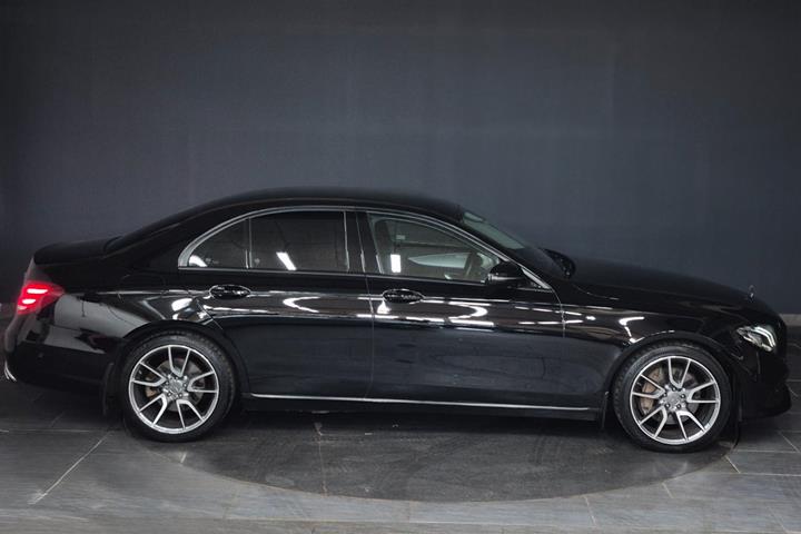 Sort Mercedes E350 d fra 2017