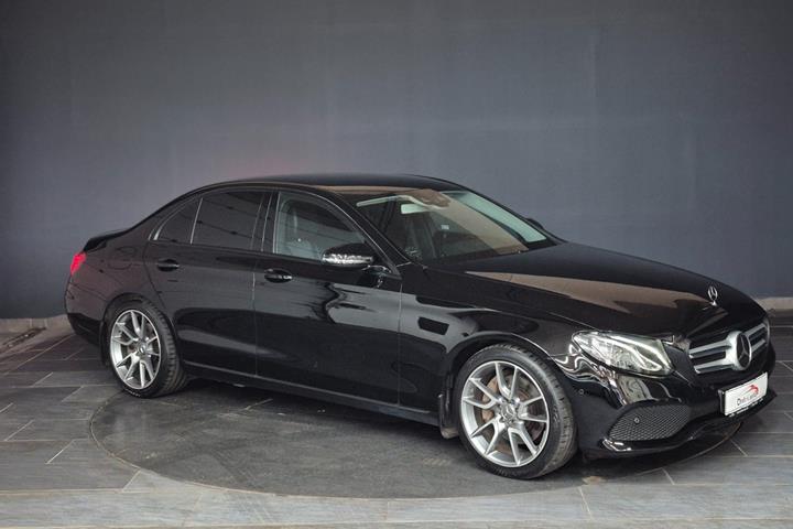 Sort Mercedes E350 d fra 2017