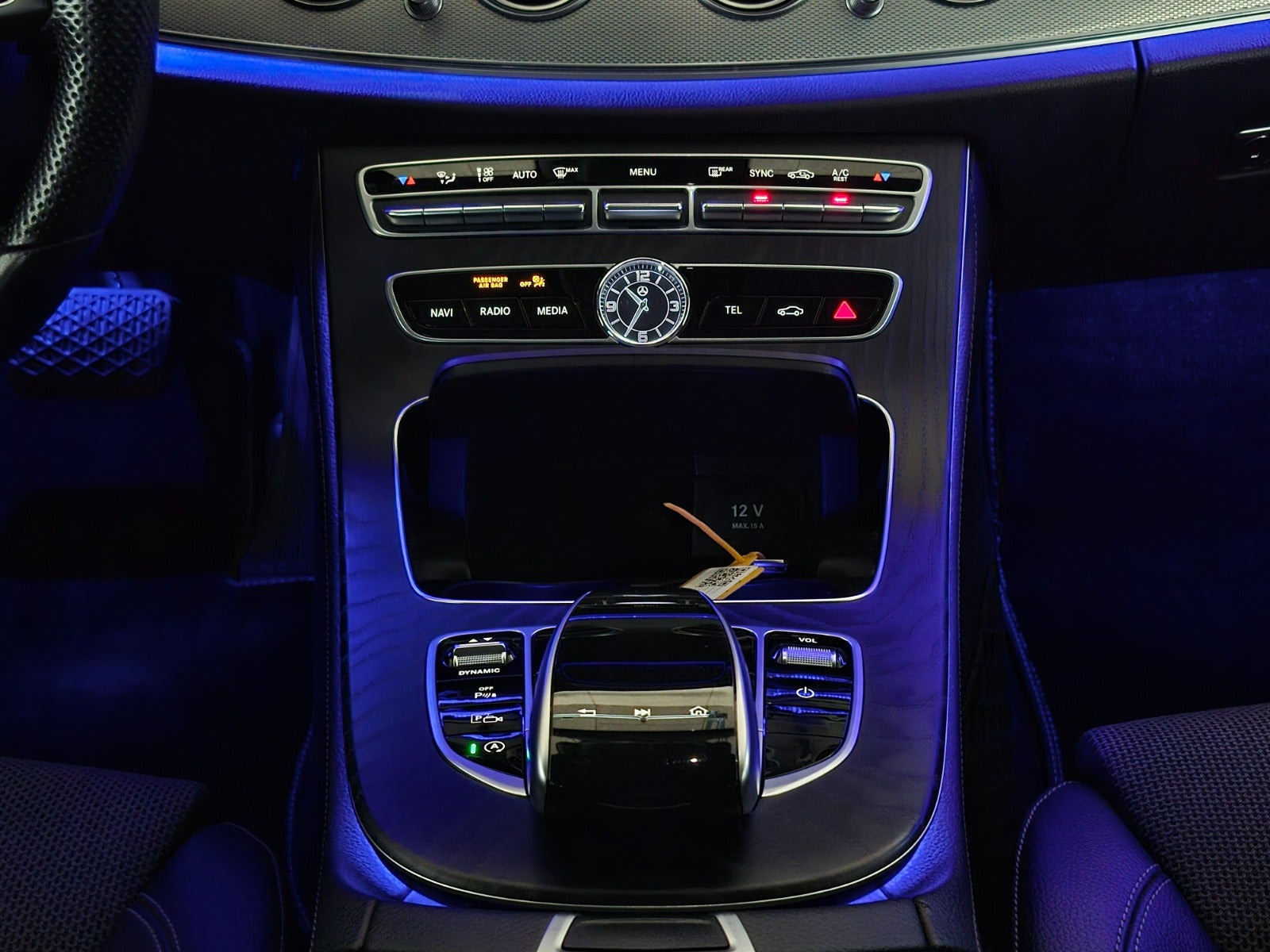 Sort Mercedes E350 d fra 2017