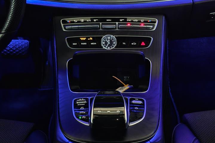 Sort Mercedes E350 d fra 2017