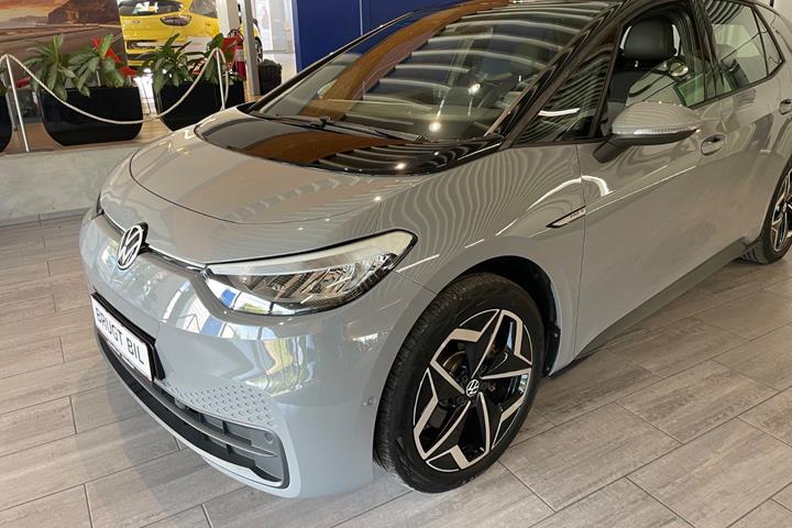 Grå VW ID.3 fra 2023 set udefra