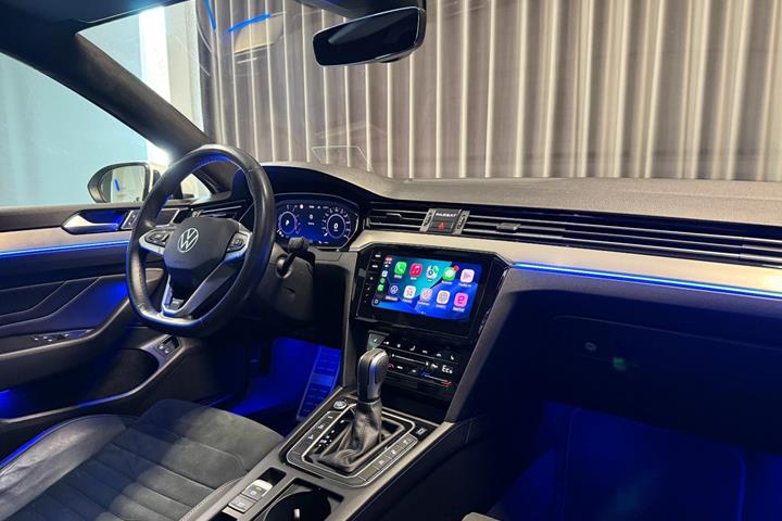 Hvid VW Passat fra 2021