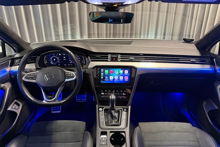 Hvid VW Passat fra 2021