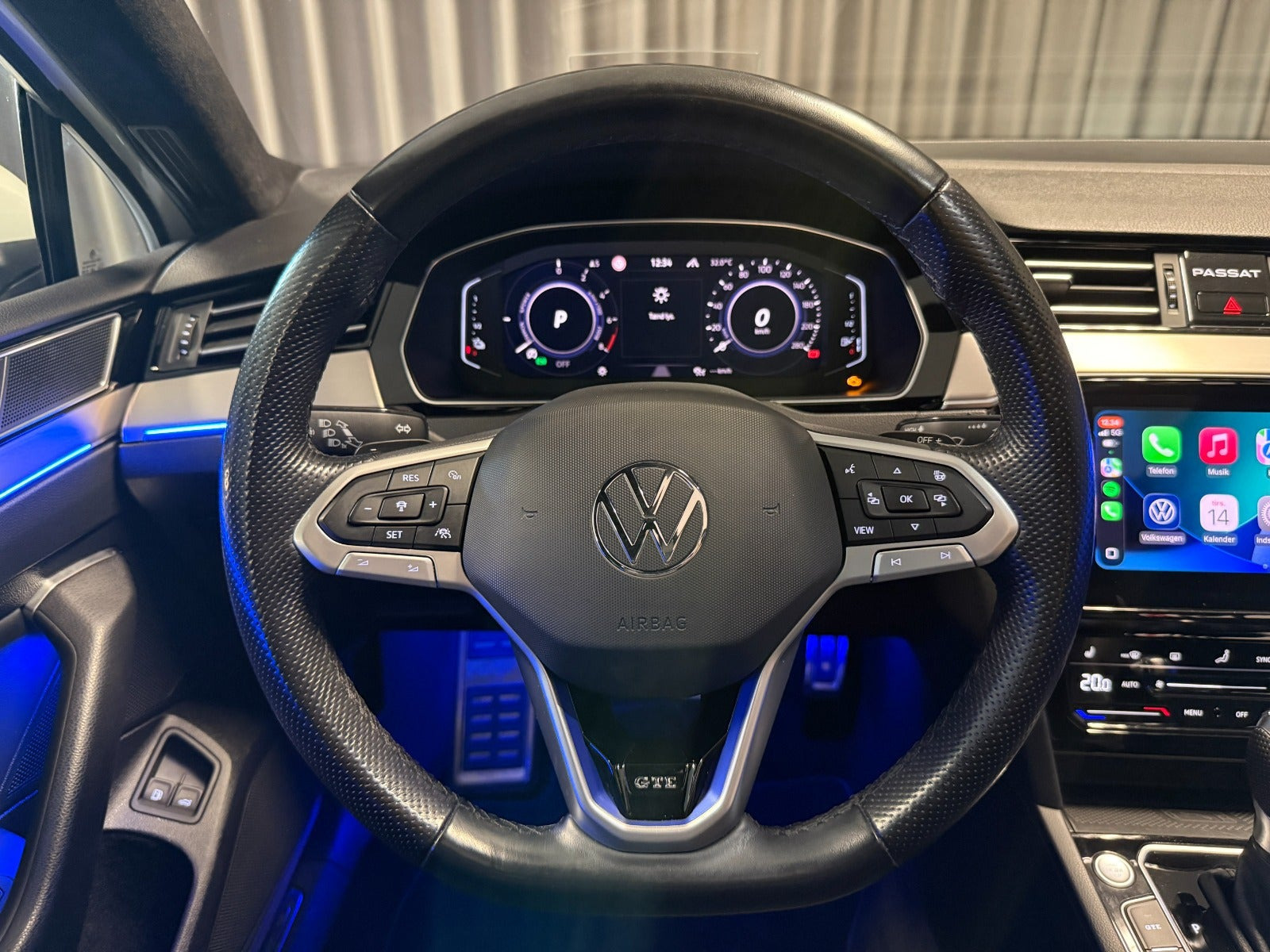 Hvid VW Passat fra 2021