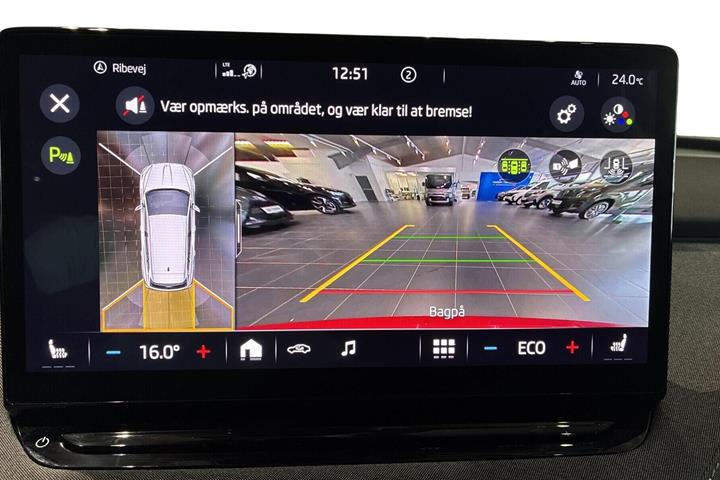 Rød Skoda Enyaq fra 2023
