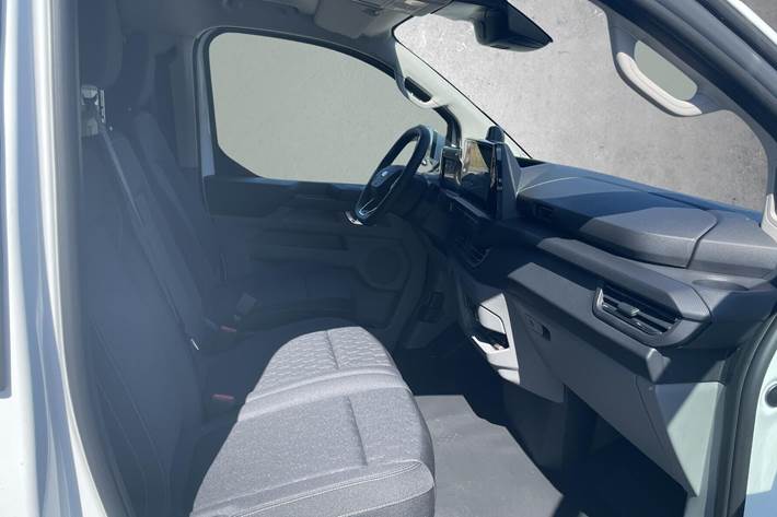 Hvid Ford E-Transit Custom fra 2026