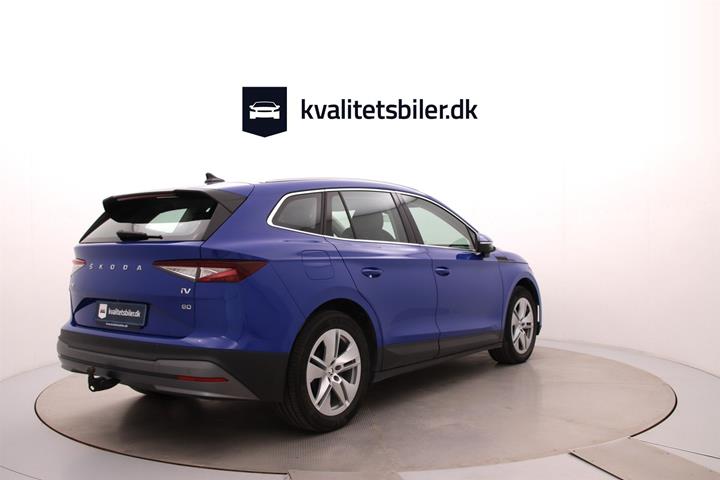 Blå Skoda Enyaq fra 2023
