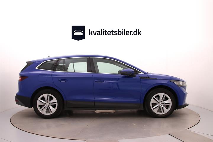 Blå Skoda Enyaq fra 2023