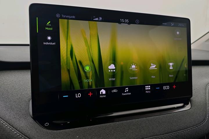 Blå Skoda Enyaq fra 2023