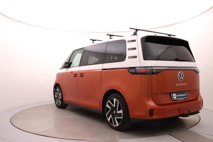 Orange VW ID.Buzz fra 2023