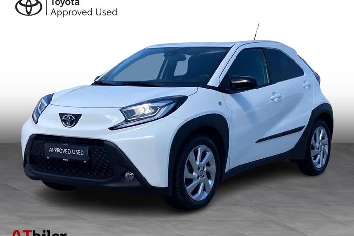 Hvid Toyota Aygo X fra 2023 set udefra