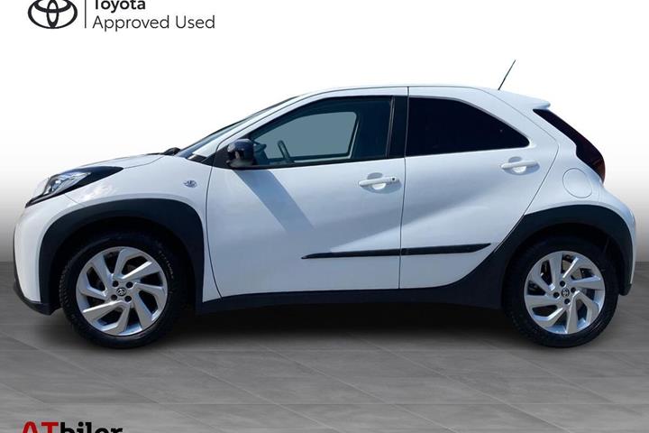 Hvid Toyota Aygo X fra 2023