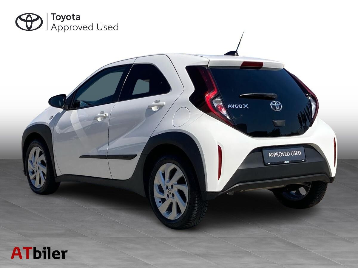 Hvid Toyota Aygo X fra 2023